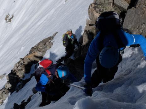 Sur l'arête