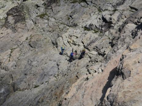 Les câbles pour arriver au col