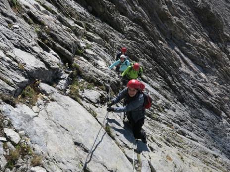 Les câbles pour arriver au col