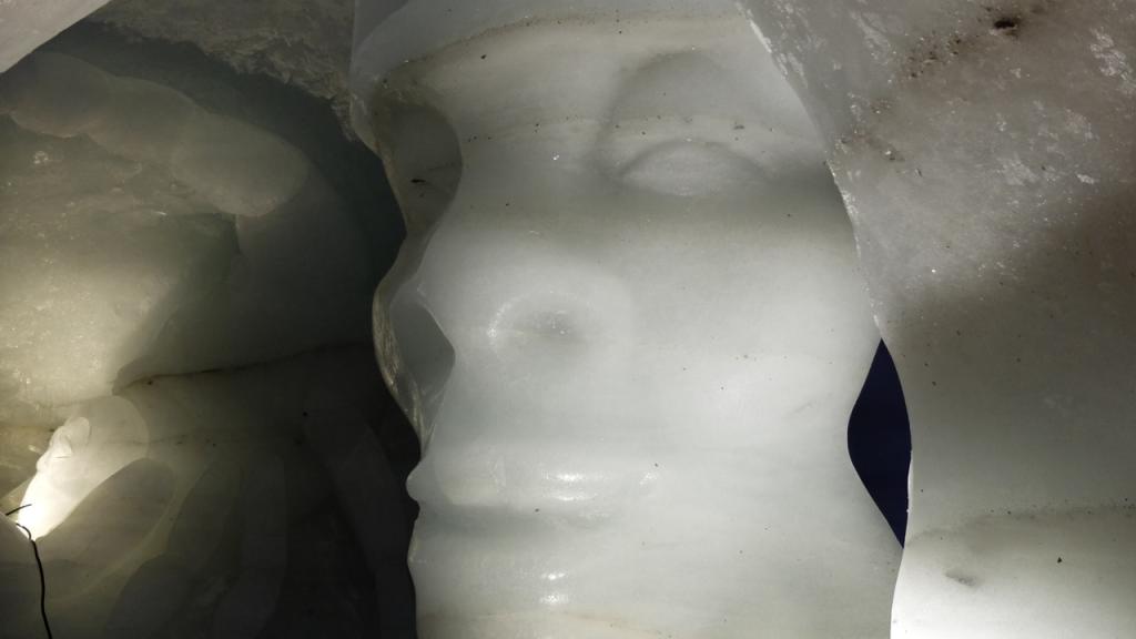 La grotte de glace de Bellecôte