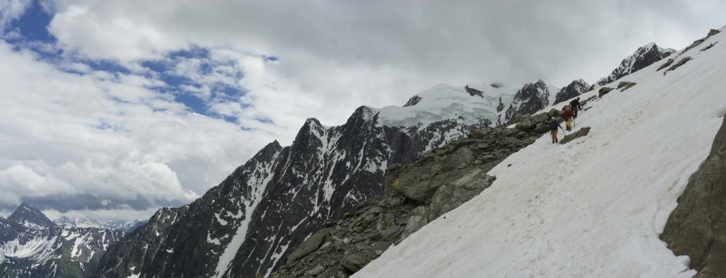 Sous le refuge Gonella.