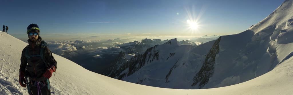 Arrivée au Dôme du Gouter avec le soleil.