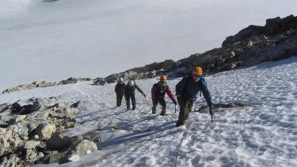 Randonnée glaciaire, montée à la Pointe de la Golette