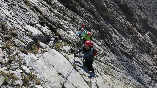 Les câbles pour arriver au col