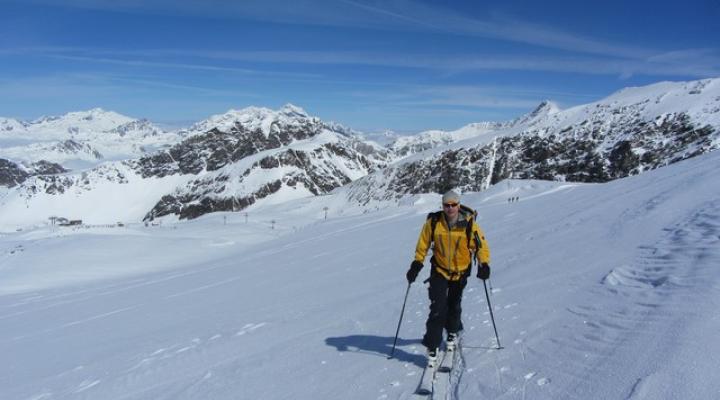 freerando à Val d'Isère, montée depuis le glacier du Pisaillas