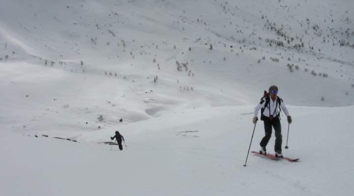 En montant