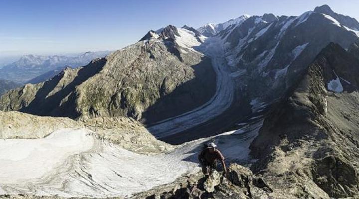 sur l'arête est