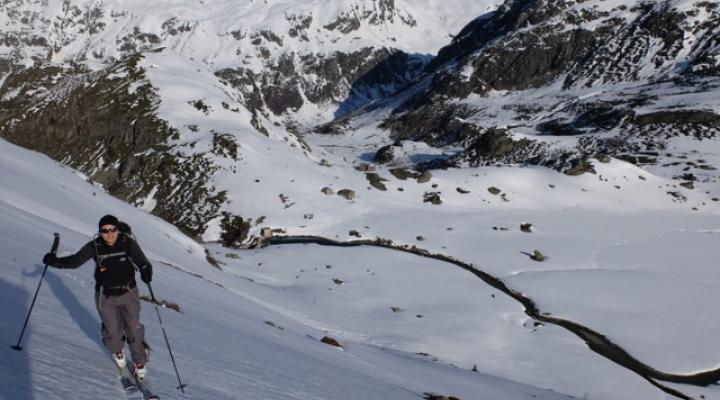 En montant au col