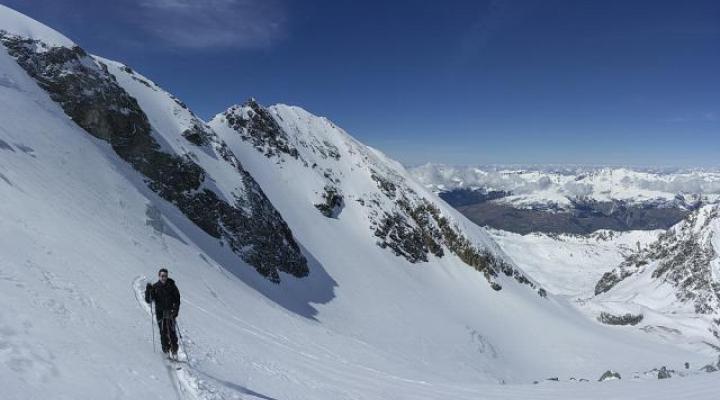 sous le col des roches