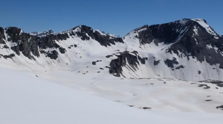 Randonnée ski Ouille noire. Vue sur le col du Montet