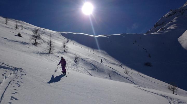 Hors piste La Plagne - face Nord du Friolin au dessus du lac de l'Etroit