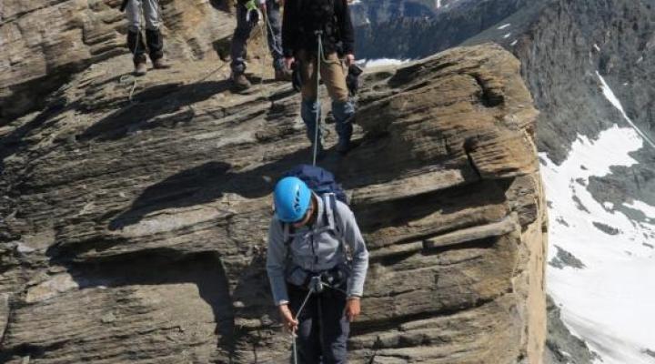 Sur l'arête