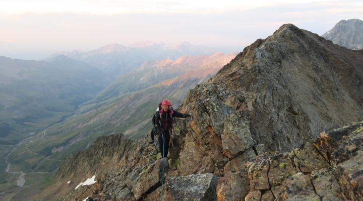 Sur l'arête