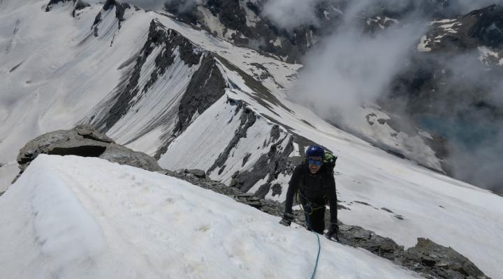 Sur l'arête
