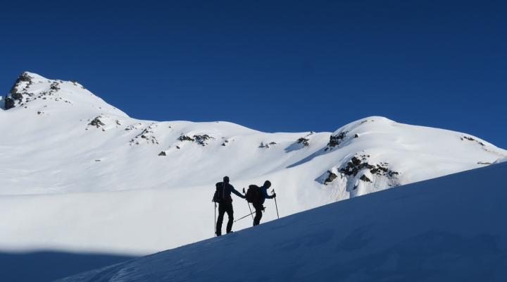 En montent au col