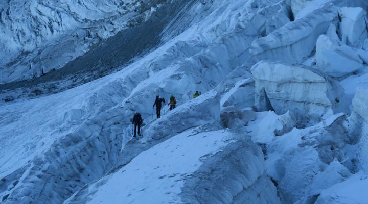 dans les crevasses