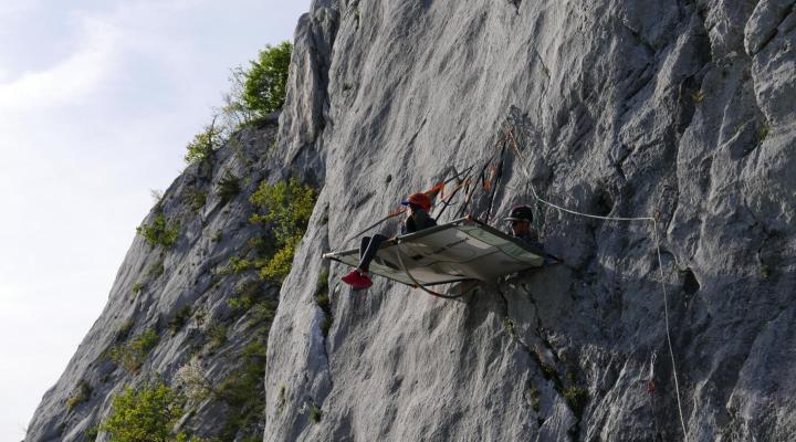 Nuit en portaledge au sommet des Deux Têtes