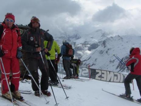 Gilles et Christian au départ 40ème championnat de ski UIAGM à Tignes