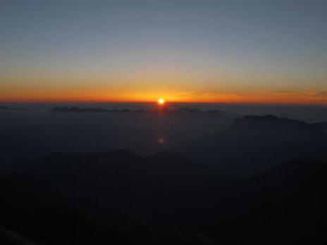 coucher de soleil sur la vallée