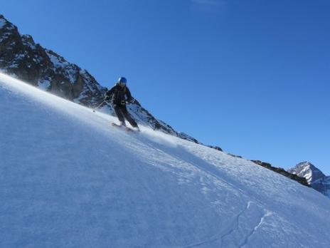 Hors piste en Vanoise  descente sur le refuge du Pourri