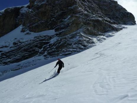 Descente par le couloir des rochers du Génépy.