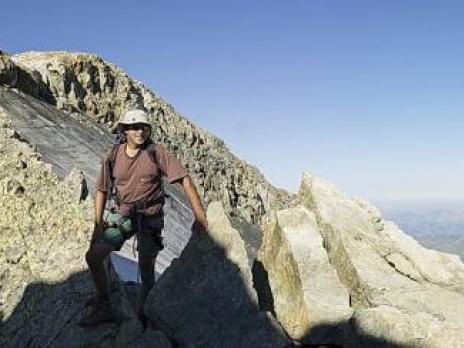 sur l'arête est