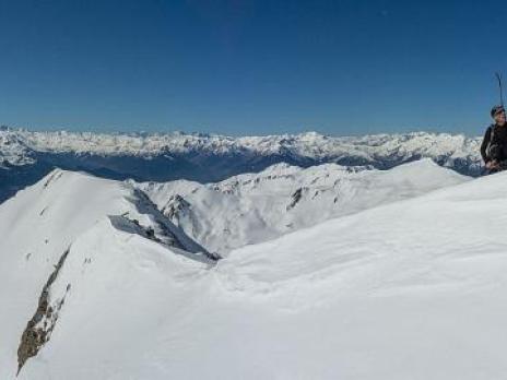 Sur l'arête sommitale.