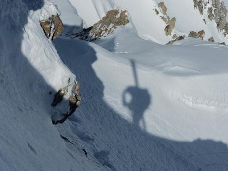 en remontant l'arête nord ouest