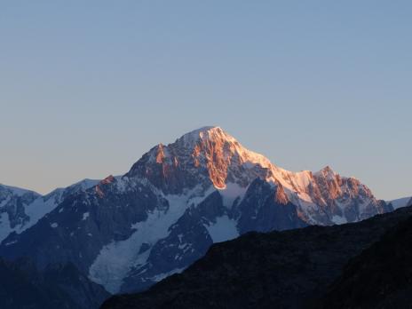 Vue sur la Mont Blanc en montant au Ruitor
