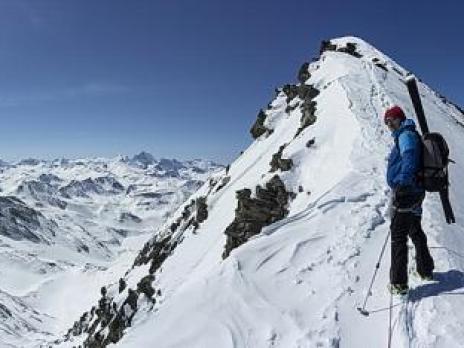 Sur l'arête de la traversière
