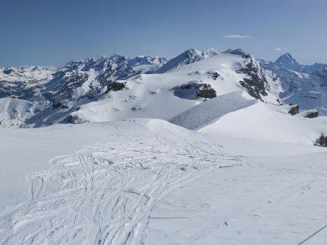 Sur la longue crête des Wildstrübel.
