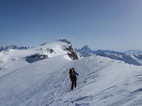 Sur la longue crête des Wildstrübel.