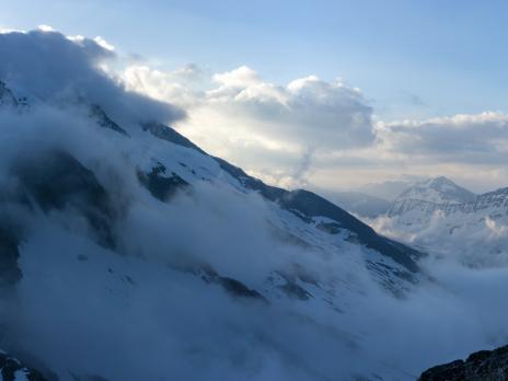 vue sur l'aiguille des glaciers et la frontière italienne.