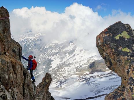 Premier pas d'escalade non obligatoire.