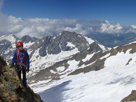 Tout près du sommet.
