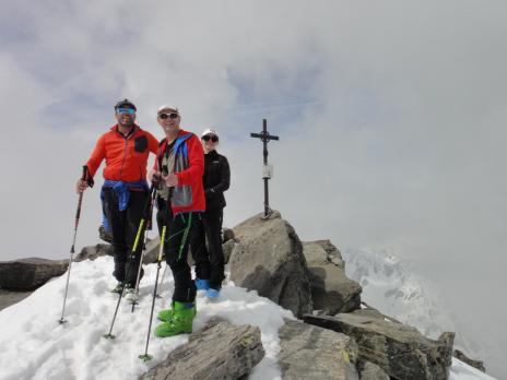 Au sommet du Piz Badus aux sources du Rhin
