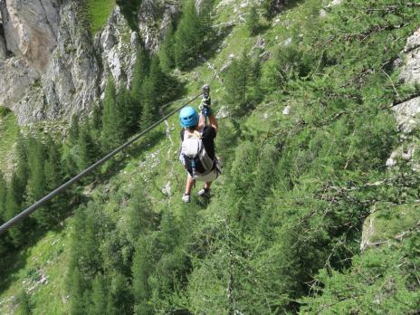 tyrolienne de la Via ferrata des Bettieres les Arcs