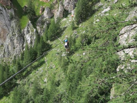 tyrolienne de la Via ferrata des Bettieres les Arcs