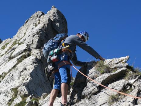 Escalade dans la voie des Cristaux