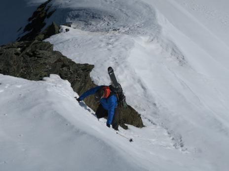 Sur la crête sommitale