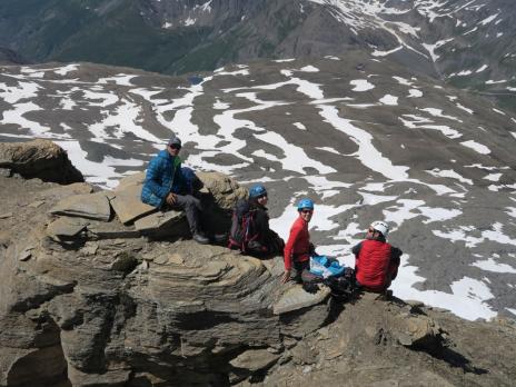 Sur l'arête