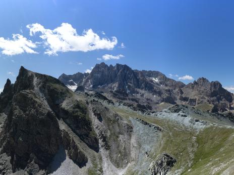 vue sur l'aiguille de Chambeyron
