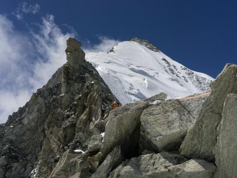 Vue sur la partie haute de l'arête est du weisshorn.
