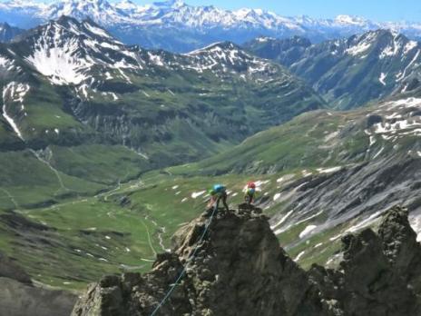 Sur l'arête