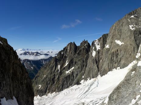 sur le glacier du brouillard, vue sur l'arête du même nom.