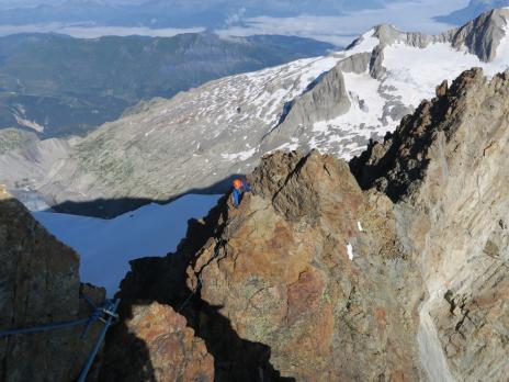 L'arête sommitale de l'aiguile des Glaciers
