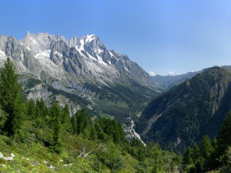Marche d'approche sympa... et courte.