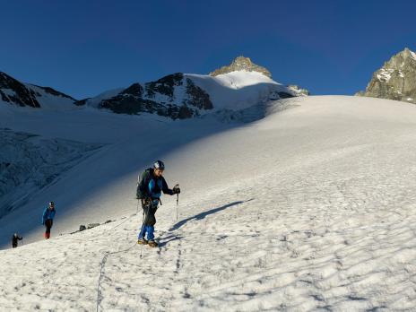 sortie de l'ombre, sous la Dent Blanche