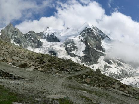 Le Zinalrothorn et l'Obergabelhorn depuis la cabane du Mountet