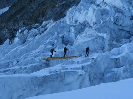 dans les crevasses